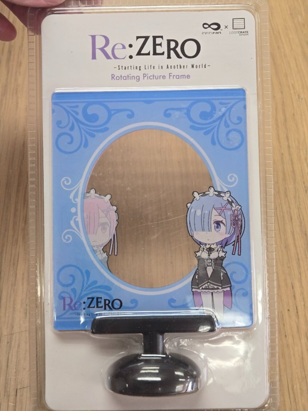 Re: Zero Rem & Ram Rotating Picture Frame Loot Crate Crunchy Roll Exclusive NEW